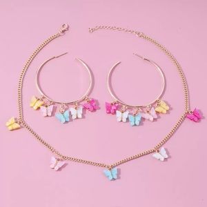 Necklace and hoop earrings